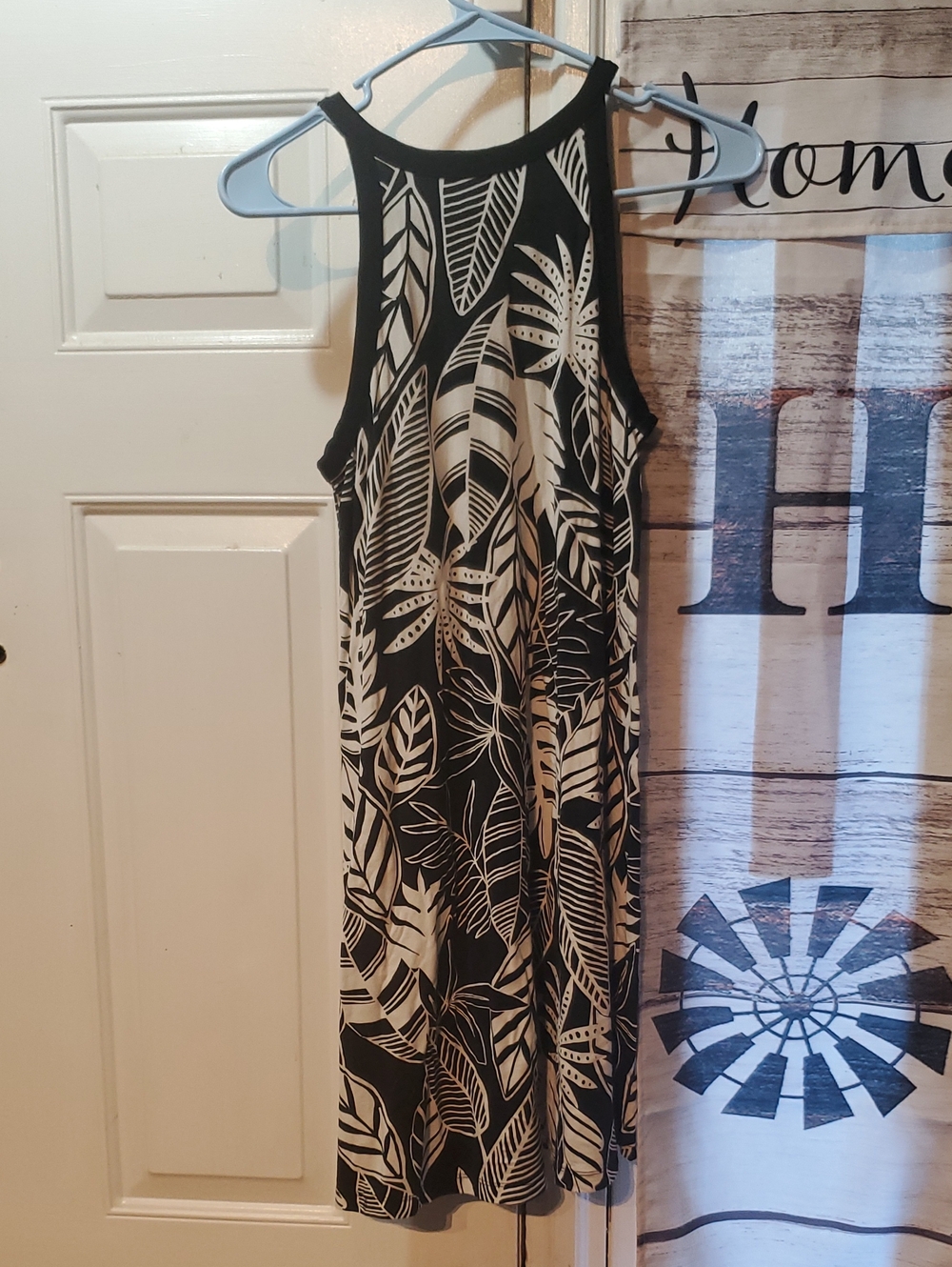 Old Navy Black & White Tropical Leaf Maxi Dress